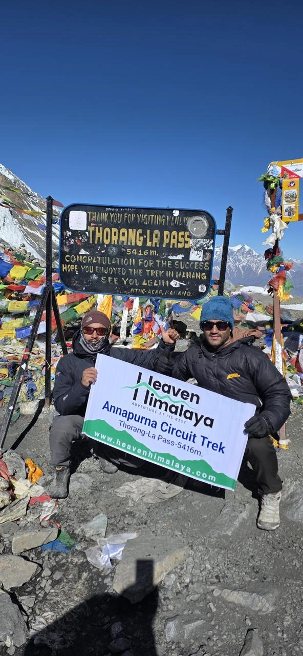 guide-bishal-timalsina-during-annapurna-circuit-trek-with-client.webp