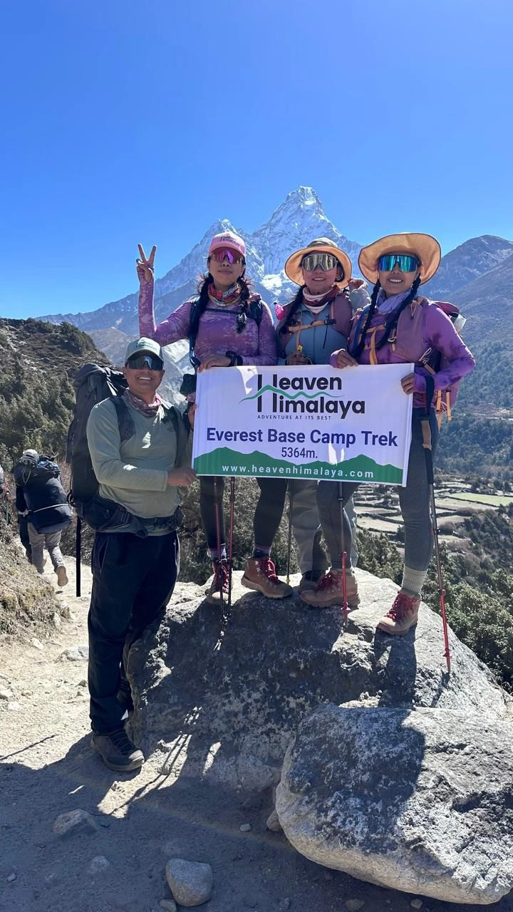 shankar-adhikari-with-his-group-on-the-way-to-everest-base-camp.webp